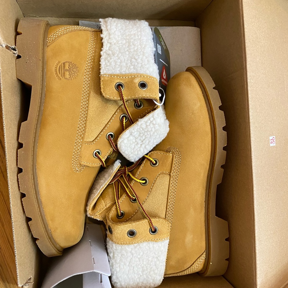 Sherpa Timberland ankle boots
